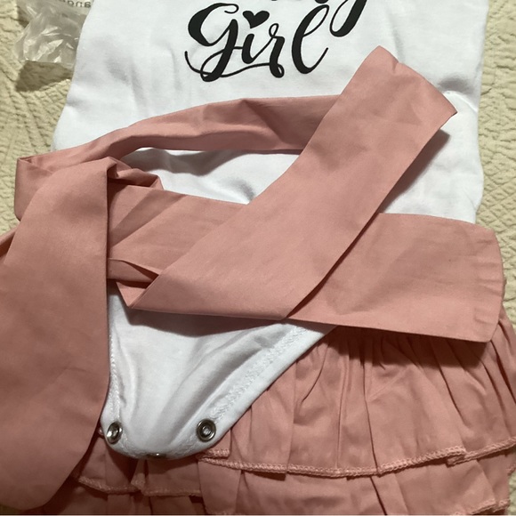 ADORABLE Baby Outfit “ Daddy’s Girl” - Picture 4 of 4